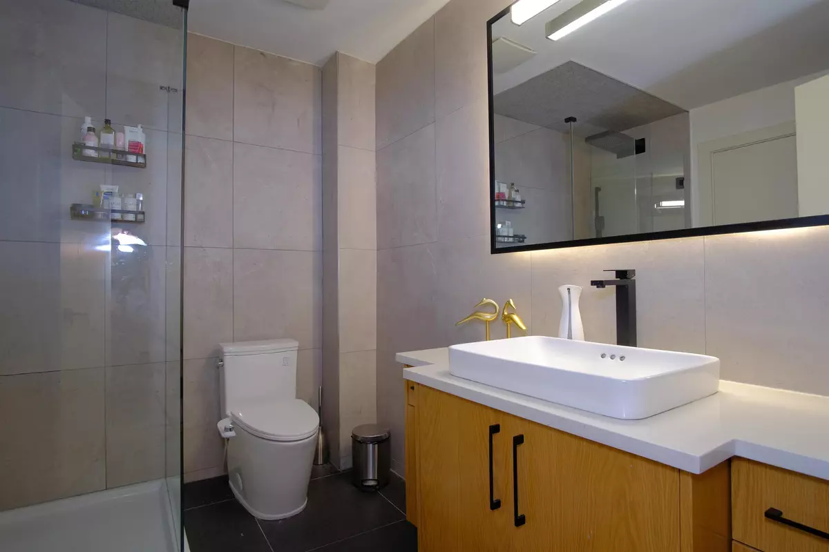Surrey, BC V3R 1W6,10736 Guildford DR #10