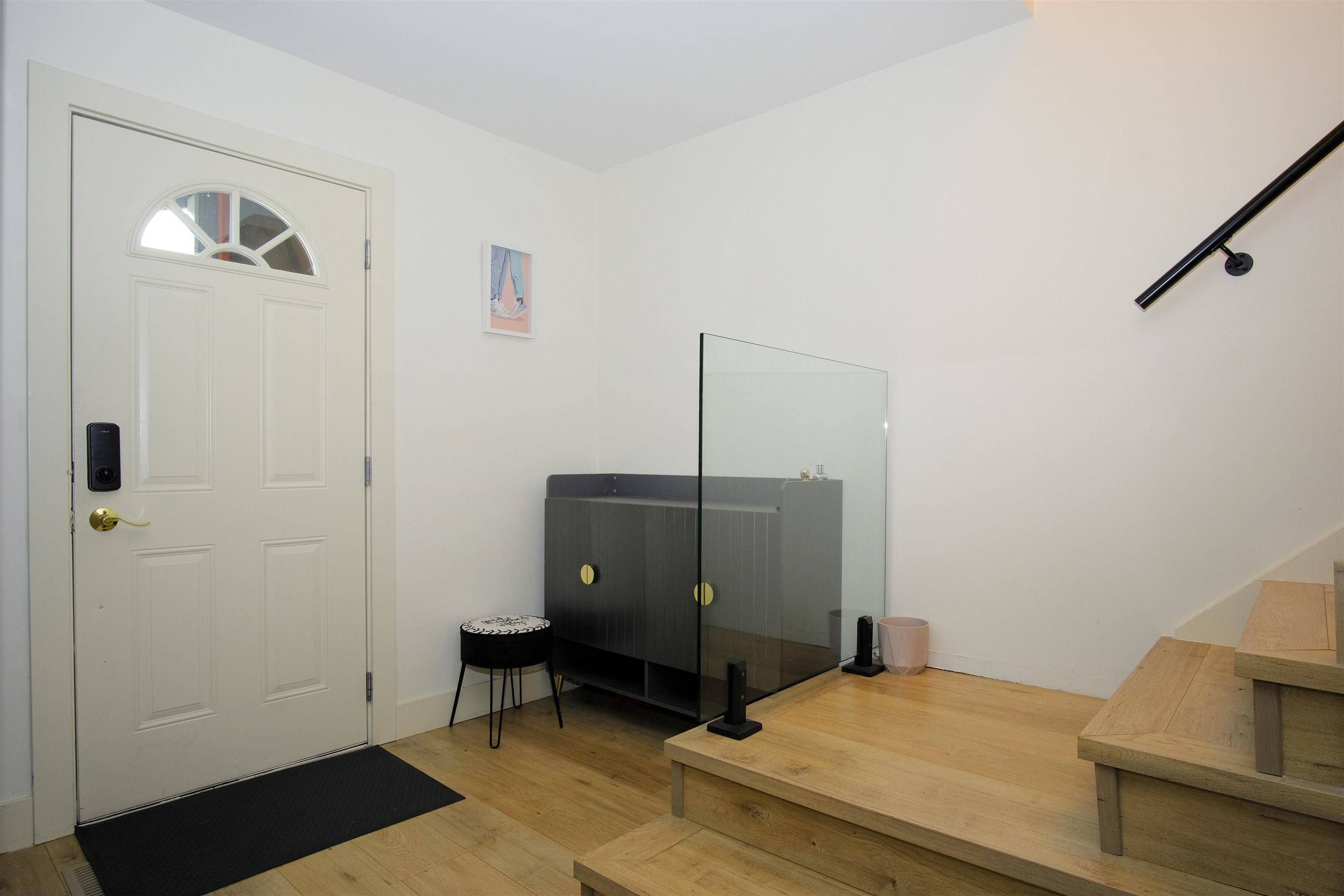 Surrey, BC V3R 1W6,10736 Guildford DR #10