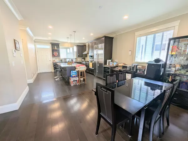 Vancouver, BC V5P 3P3,6466 Commercial ST