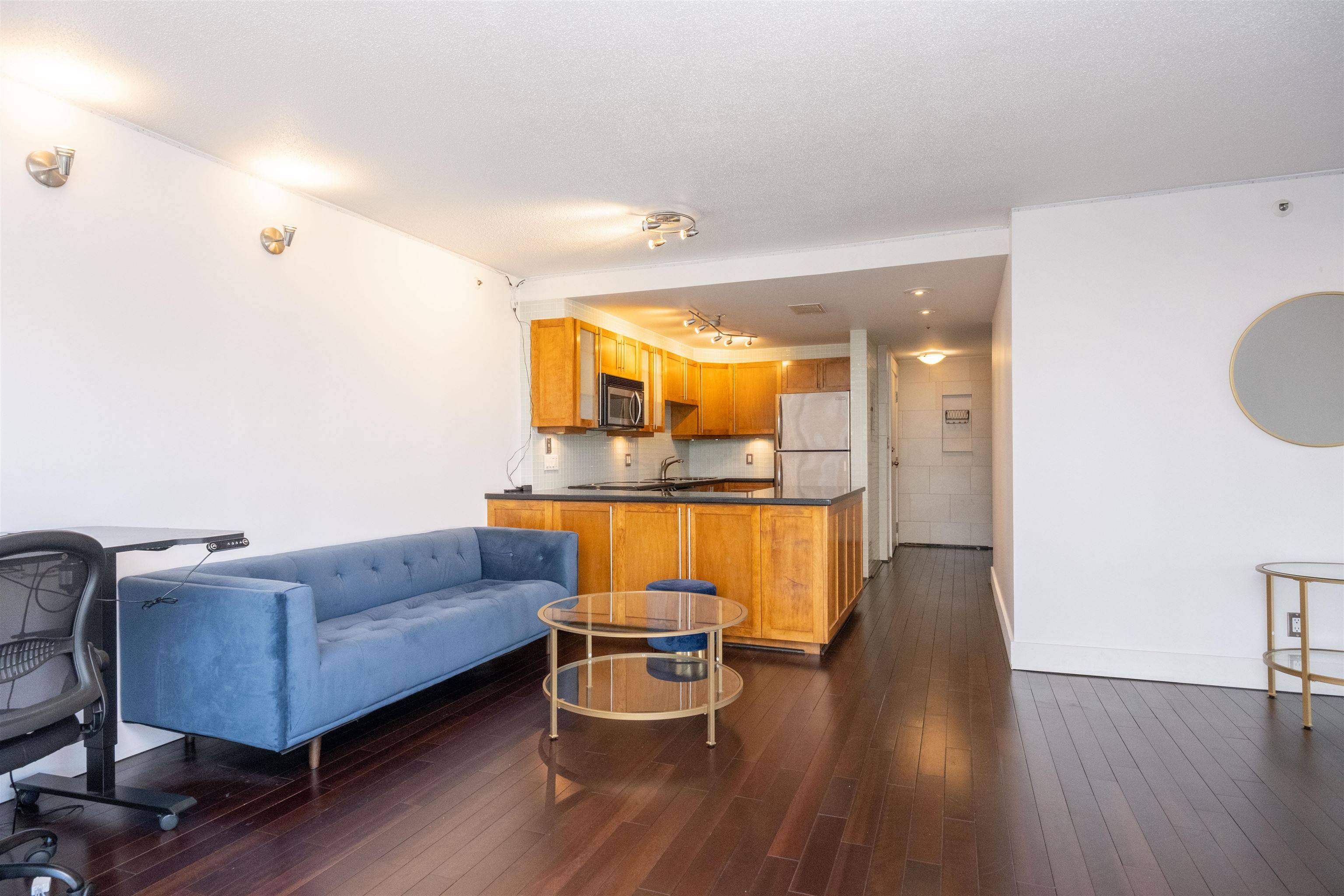 Vancouver, BC V6B 5X6,930 Cambie ST #801
