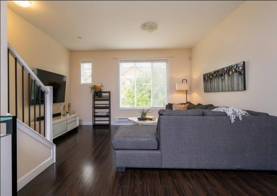 Surrey, BC V4N 1G9,8713 158 ST #5