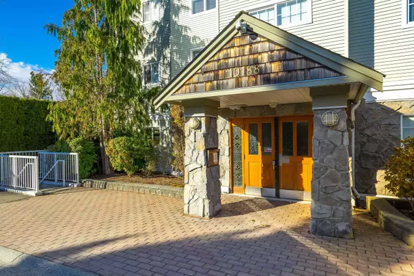 Surrey, BC V3R 0R6,10188 155 ST #414