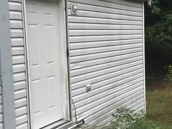 Hope, BC V0X 1L1,68451 Othello RD