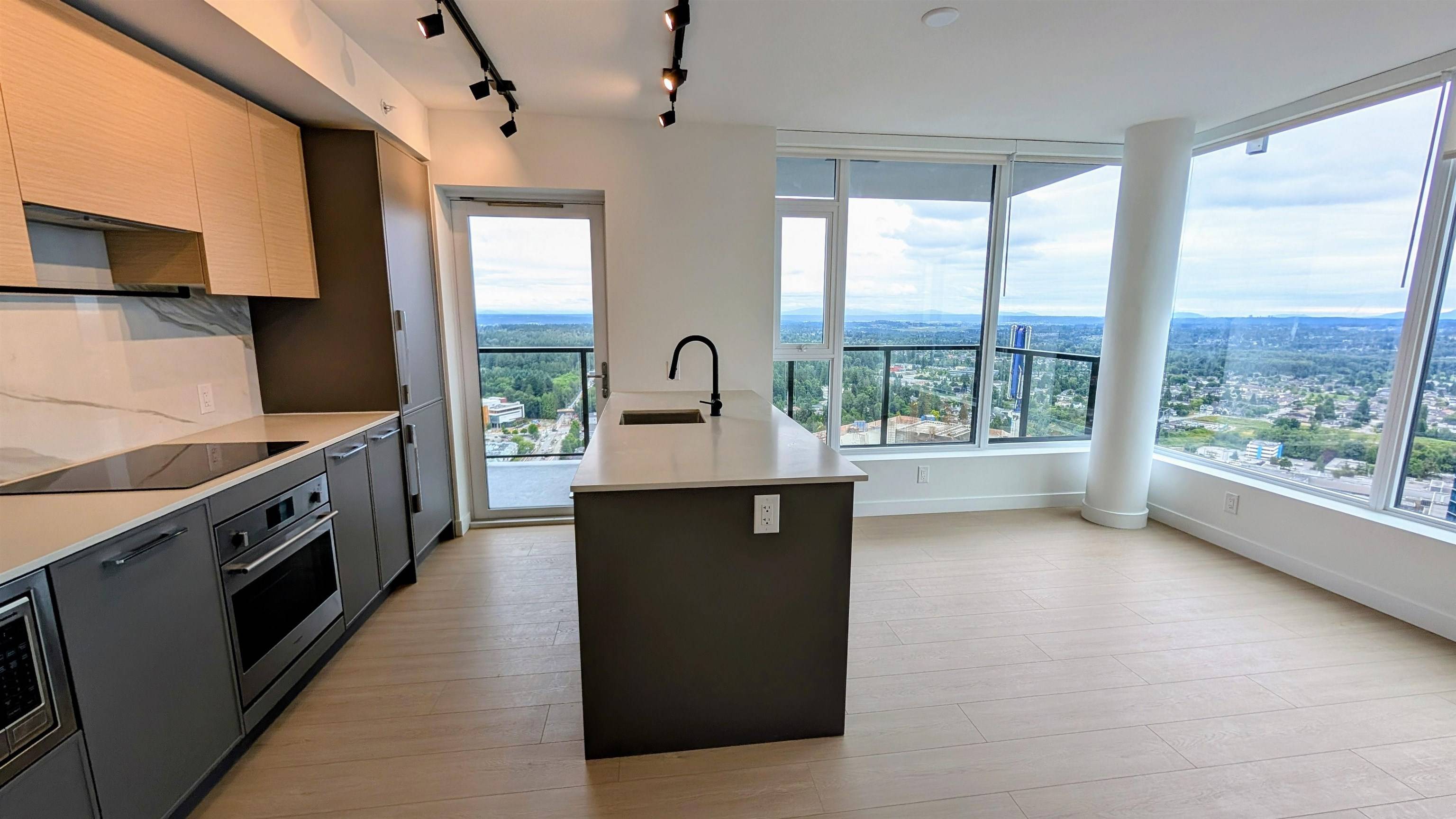 13745 George Junction #4107, Surrey, BC V3T 4Y3