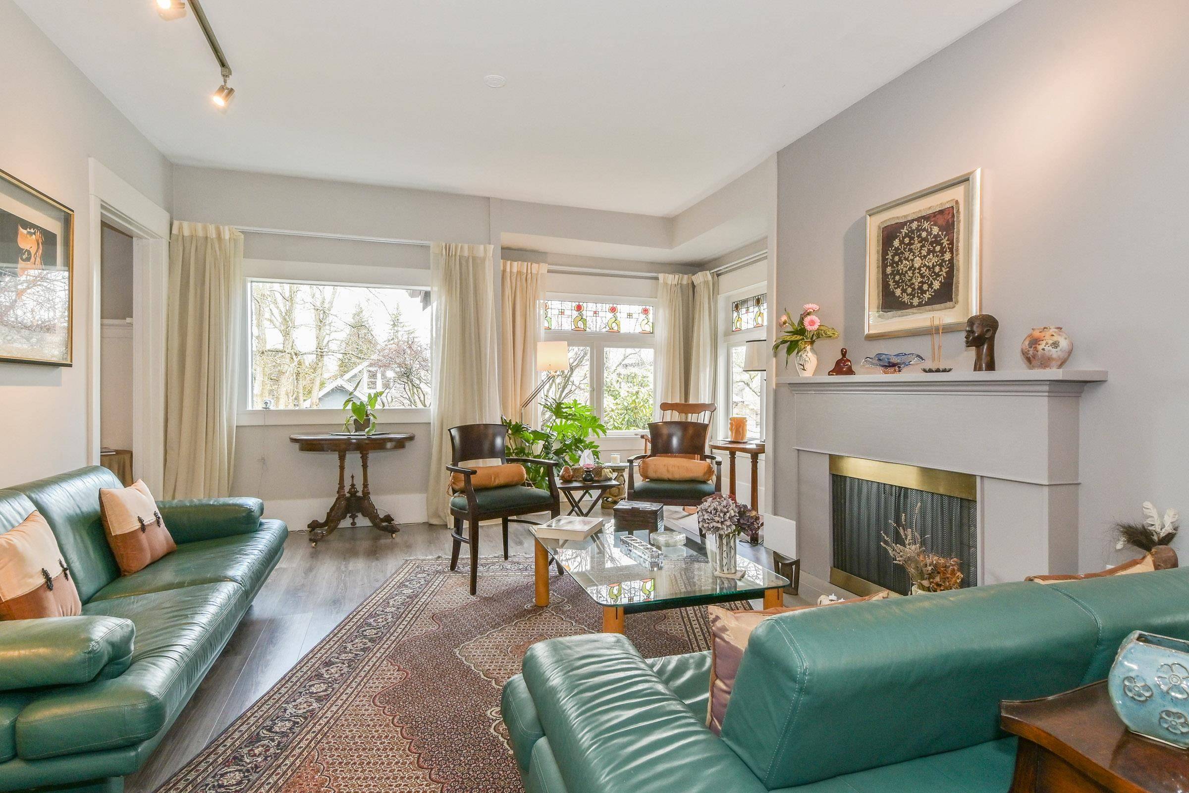 Vancouver, BC V6R 2R5,4548 W 12th AVE