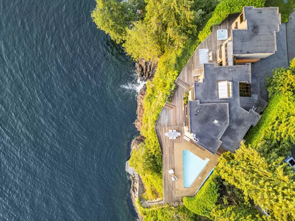 West Vancouver, BC V7W 2T5,8275 Pasco RD