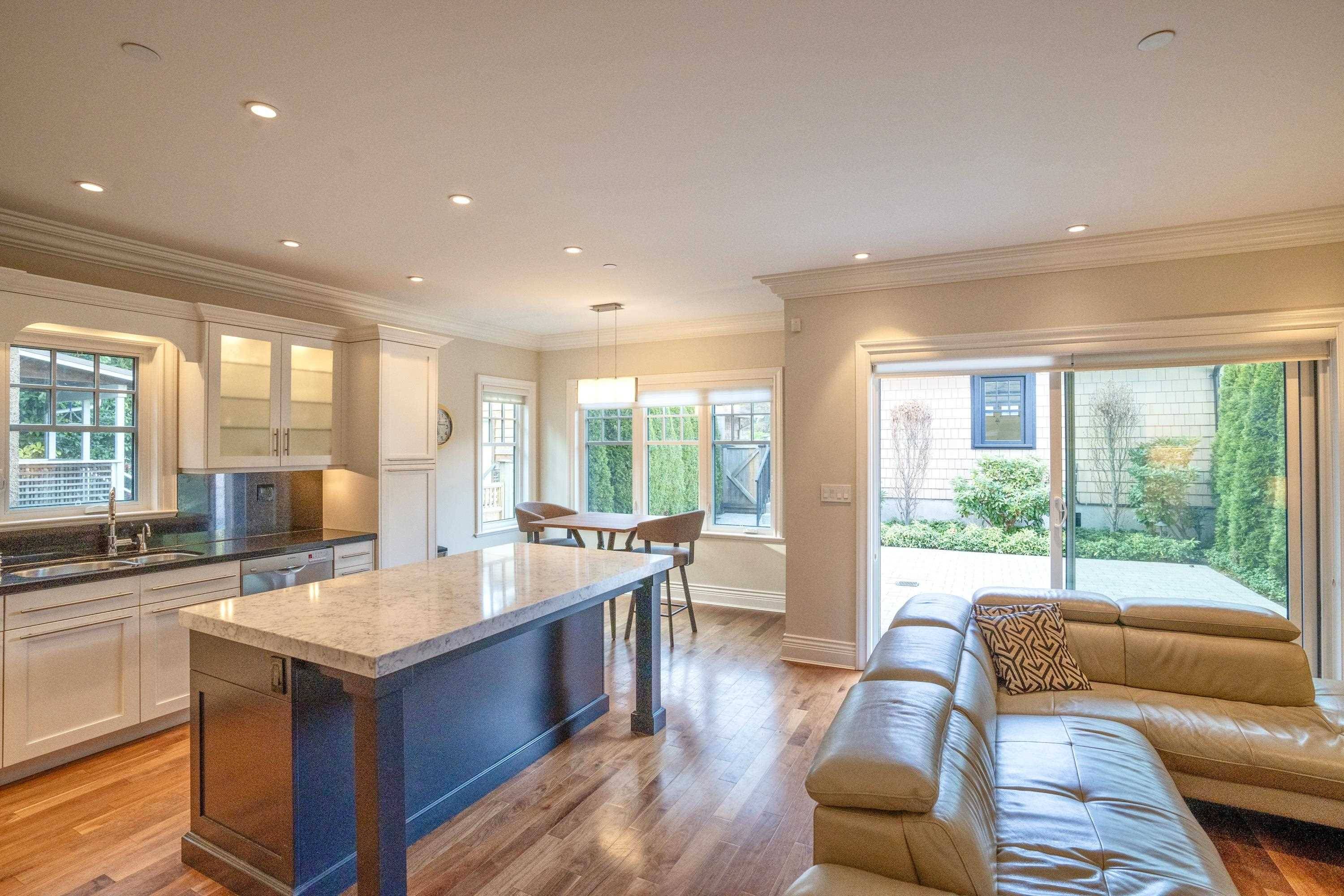 1295 Clyde AVE, West Vancouver, BC V7T 1E6