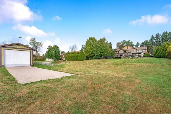 18208 92 AVE Surrey, BC V4N 3Y8