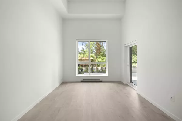 Surrey, BC V4N 6Y9,6585 195a ST #105