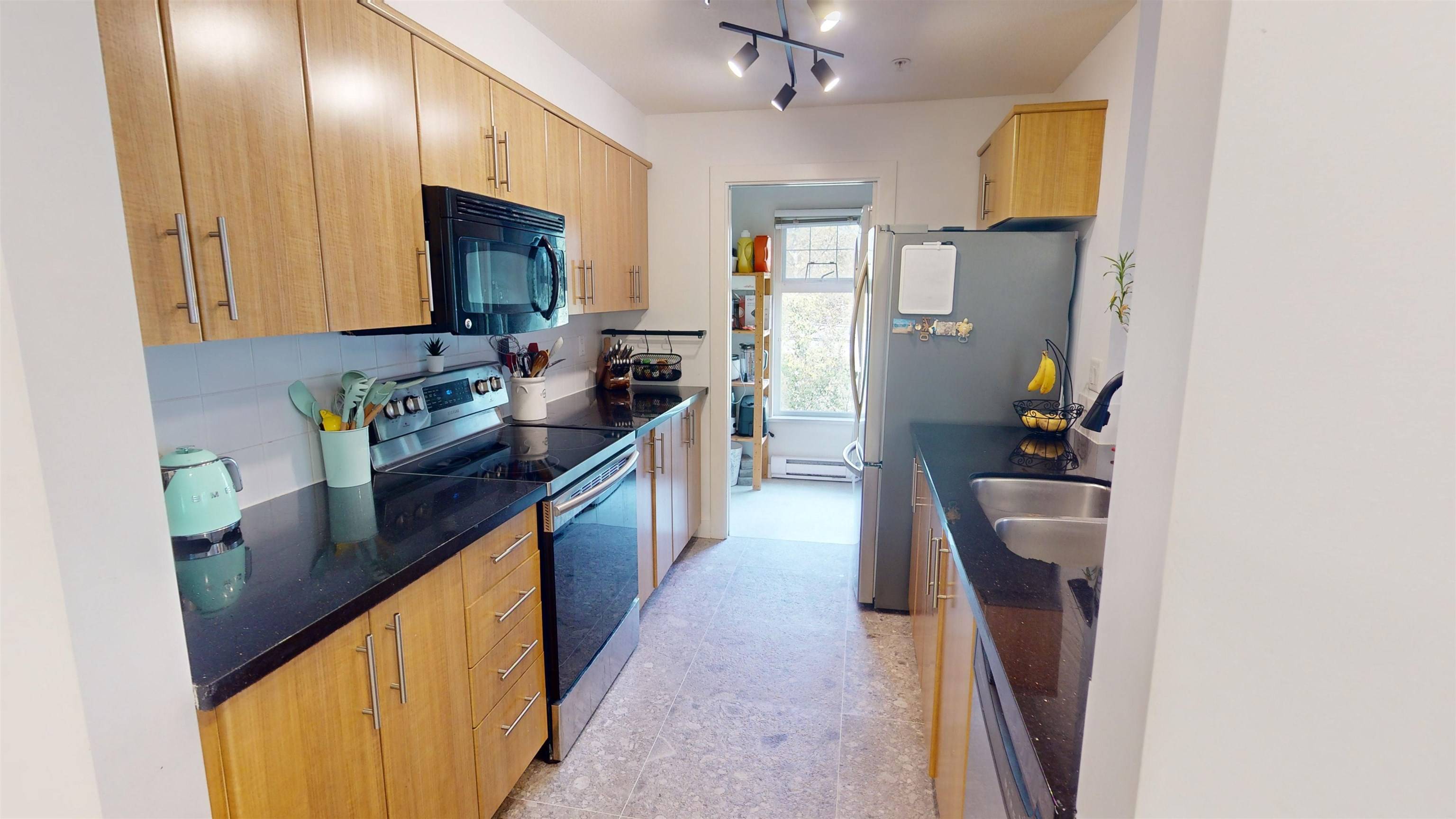 Port Moody, BC V3H 0C1,3240 St Johns ST #307