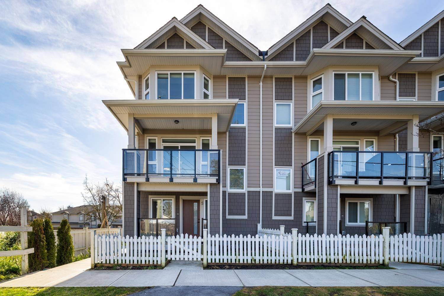 5780 174 ST #5, Surrey, BC V3S 7K3