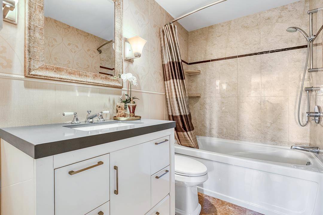 6220 Mckay AVE #1404 Burnaby, BC V5H 4M8