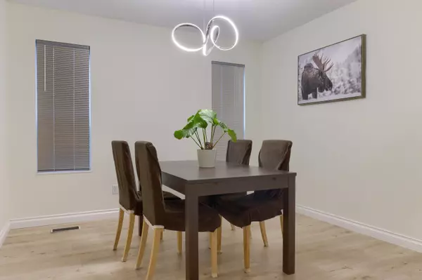 Richmond, BC V6Y 2Z9,8800 Ashby PL