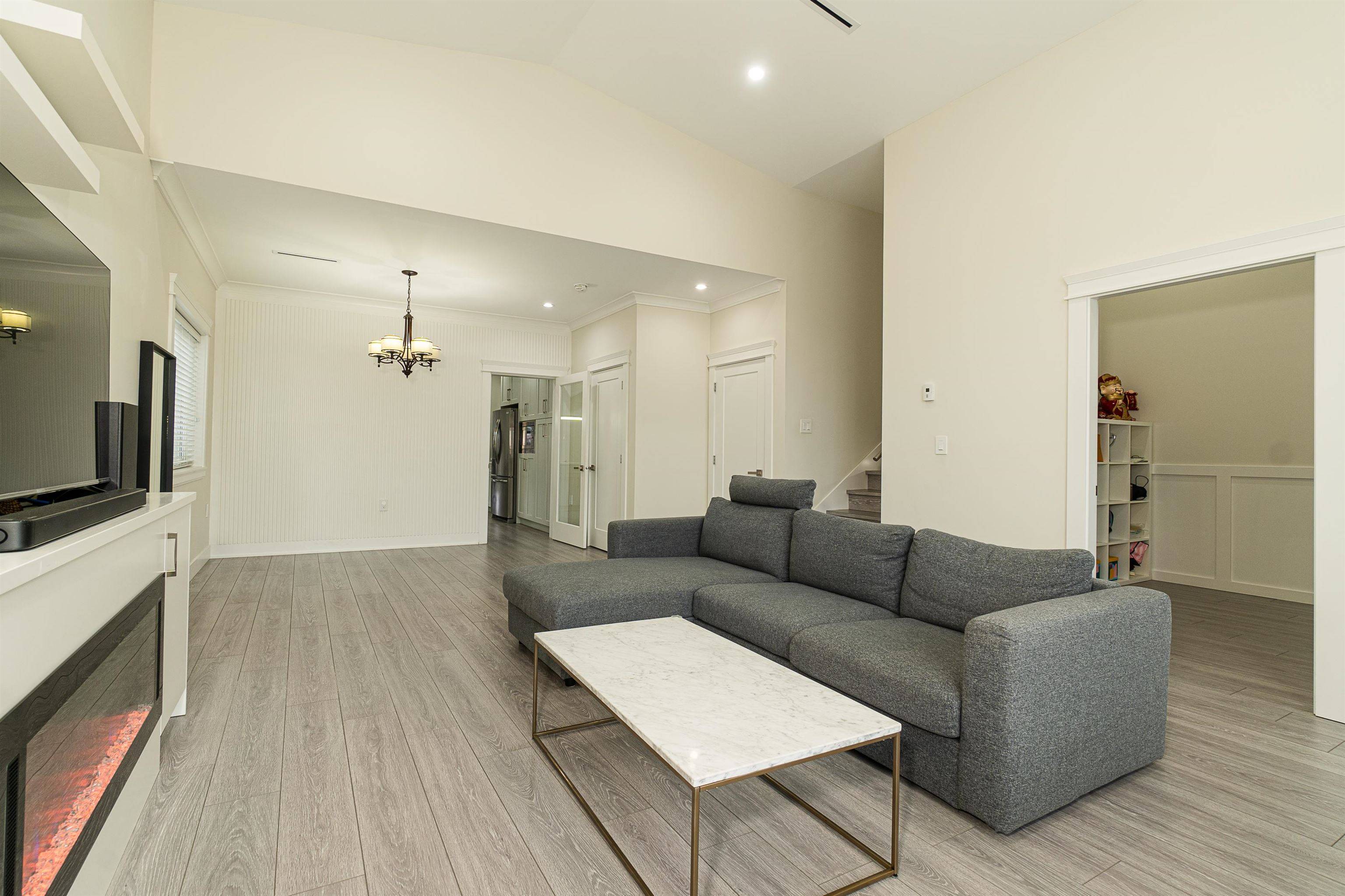 Burnaby, BC V5B 4J8,1483 Sperling AVE