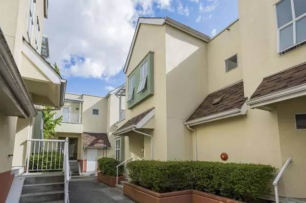 Richmond, BC V6Y 3W9,8333 Jones RD #384