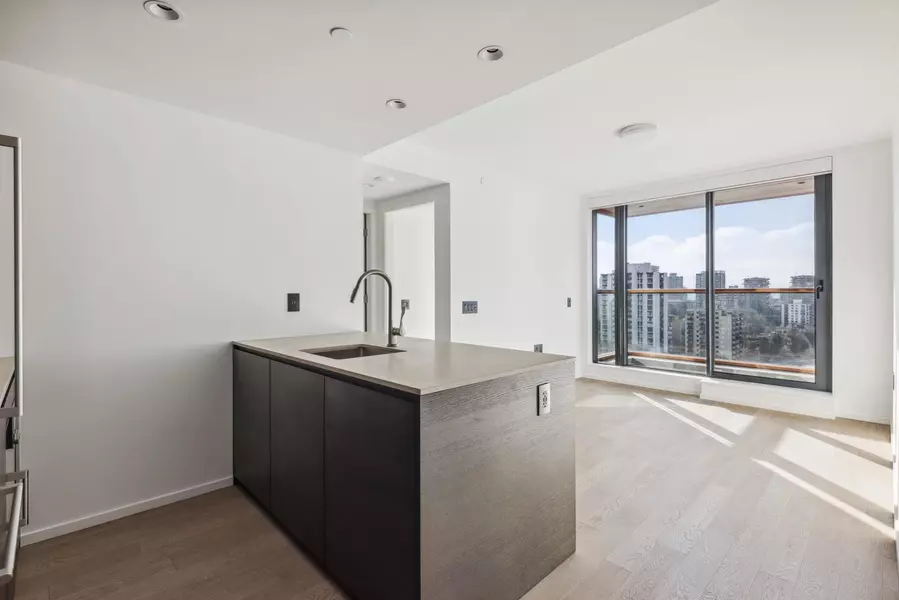 1408 Robson ST #1901, Vancouver, BC V6G 1B9