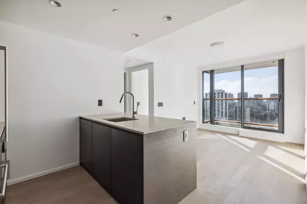 1408 Robson ST #1901, Vancouver, BC V6G 1B9