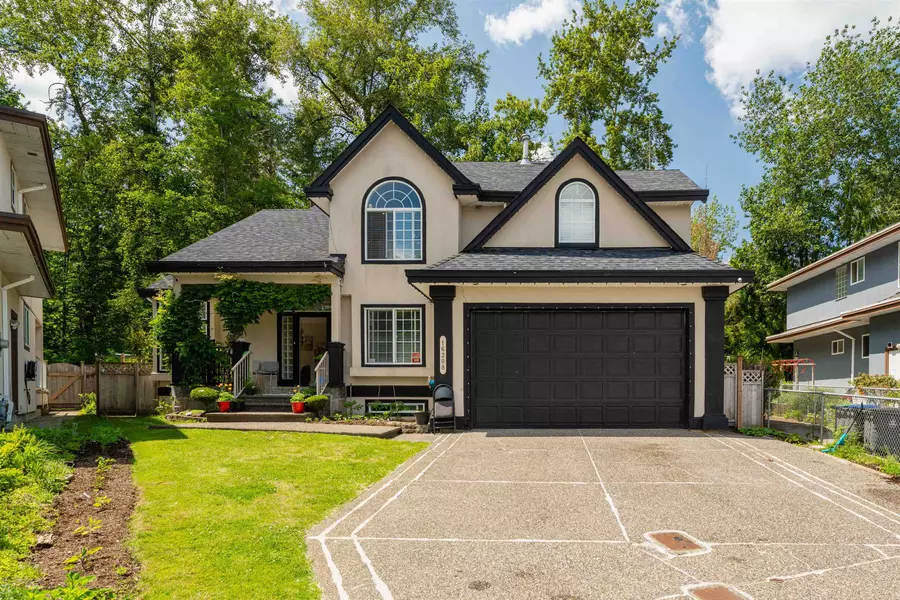 16208 93a AVE, Surrey, BC V4N 4Z9