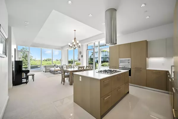 6611 Pearson WAY #101 Richmond, BC V7C 0C3