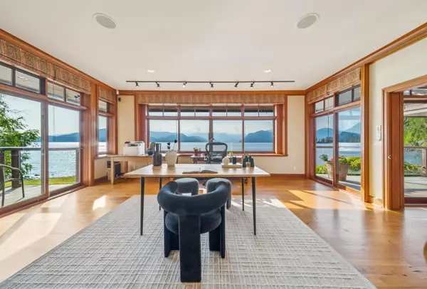 270 Lions Bay AVE Lions Bay, BC V0N 2E0