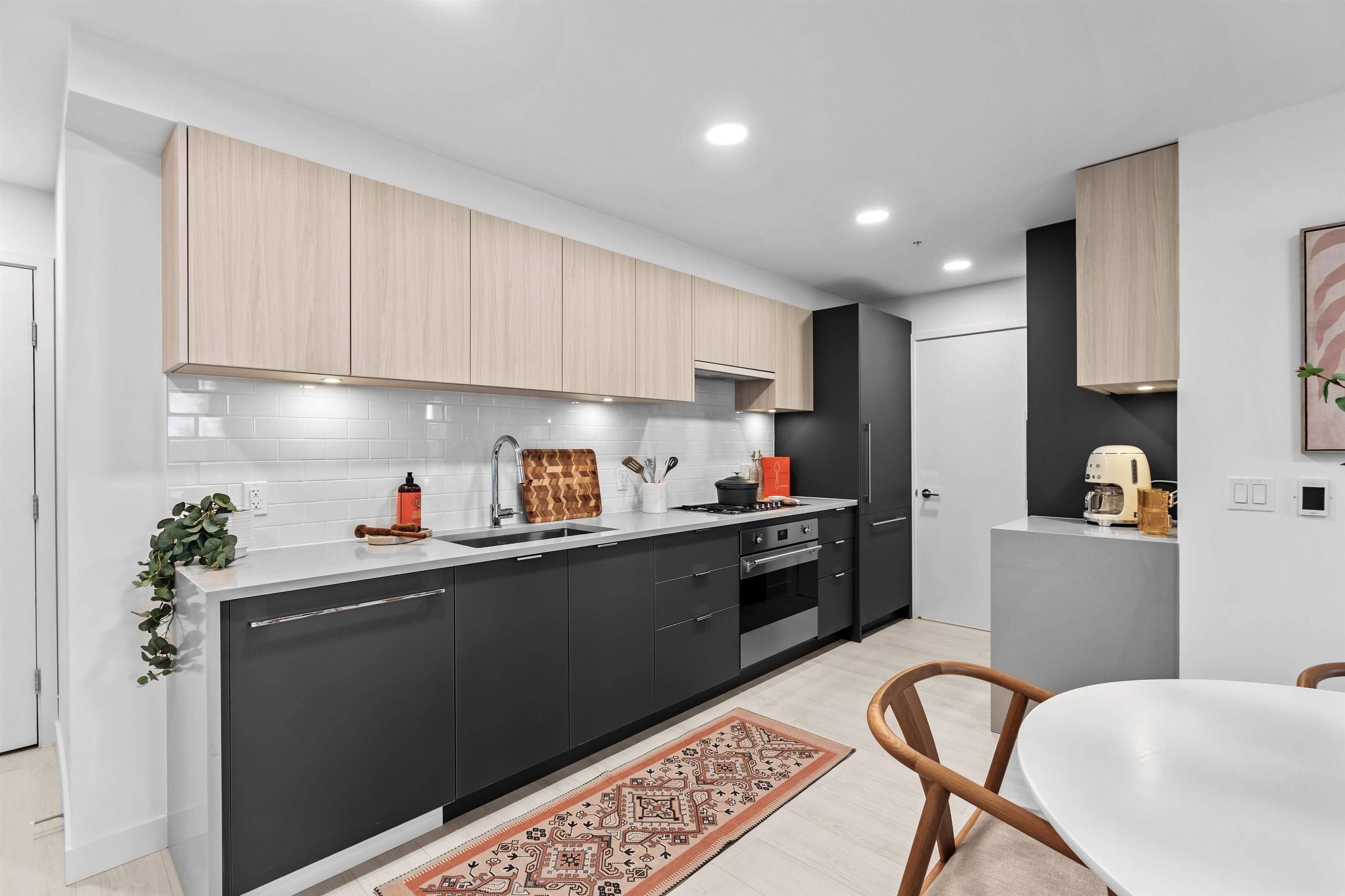 2419 Grant ST #204 Vancouver, BC V0V 0V0