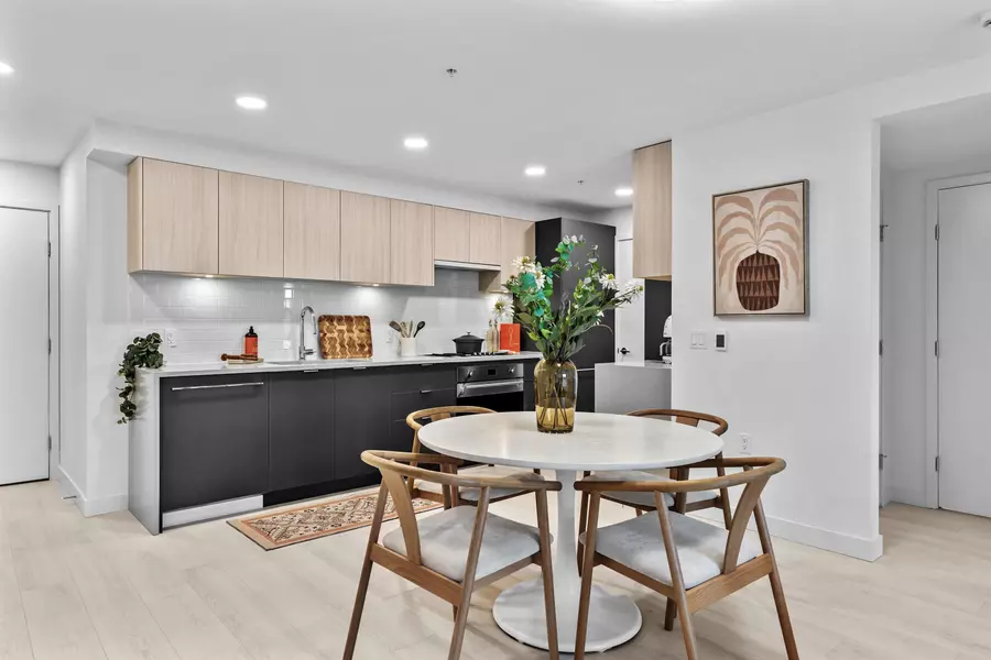 2419 Grant ST #203, Vancouver, BC V0V 0V0