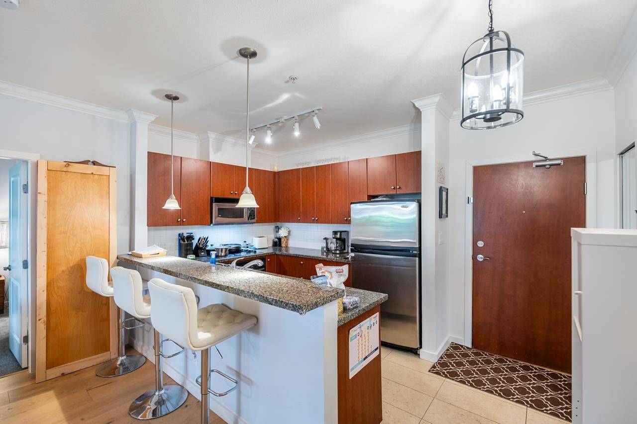 Port Moody, BC V3H 5N1,200 Capilano RD #103