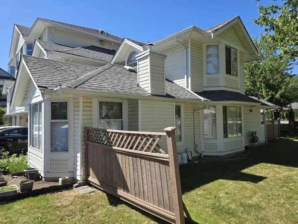 Surrey, BC V3W 4T4,7955 122 ST #9