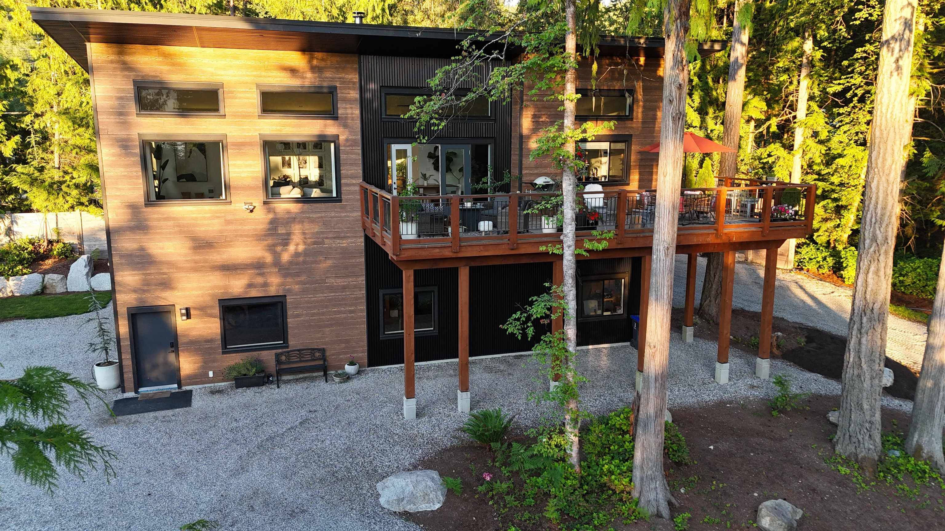 6290 Sechelt Inlet RD, Sechelt, BC V7Z 0L3