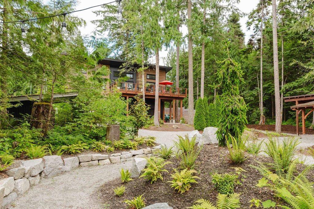 6290 Sechelt Inlet RD, Sechelt, BC V7Z 0L3