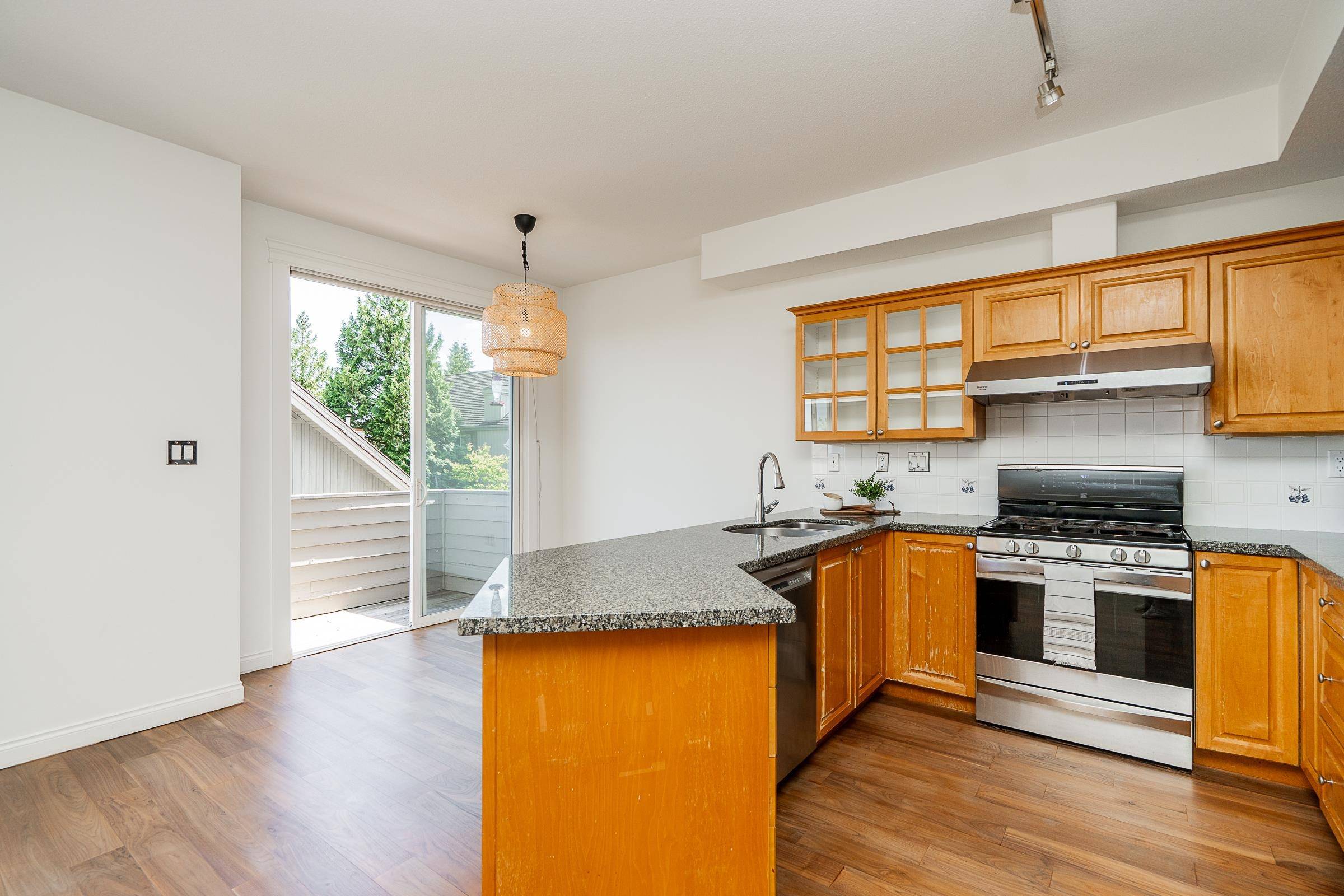 1465 Parkway BLVD #209 Coquitlam, BC V3E 3E6
