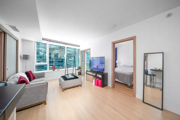 Vancouver, BC V6B 0P4,68 Smithe ST #1219