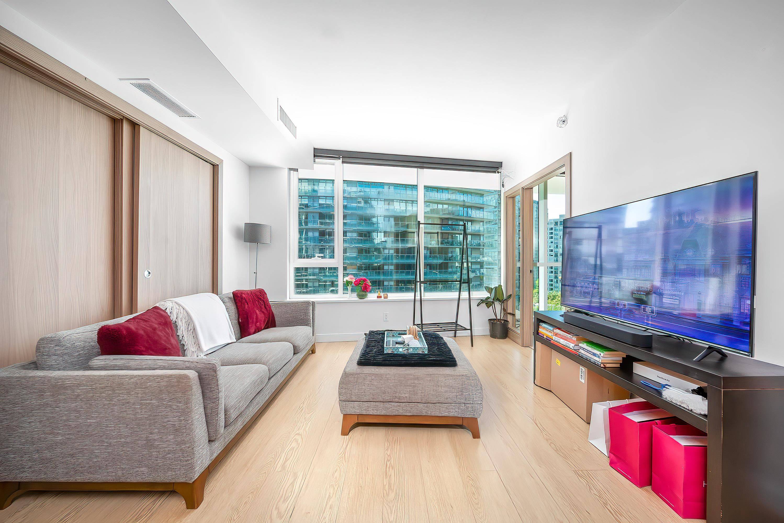 68 Smithe Street #1219 Vancouver, BC V6B 0P4