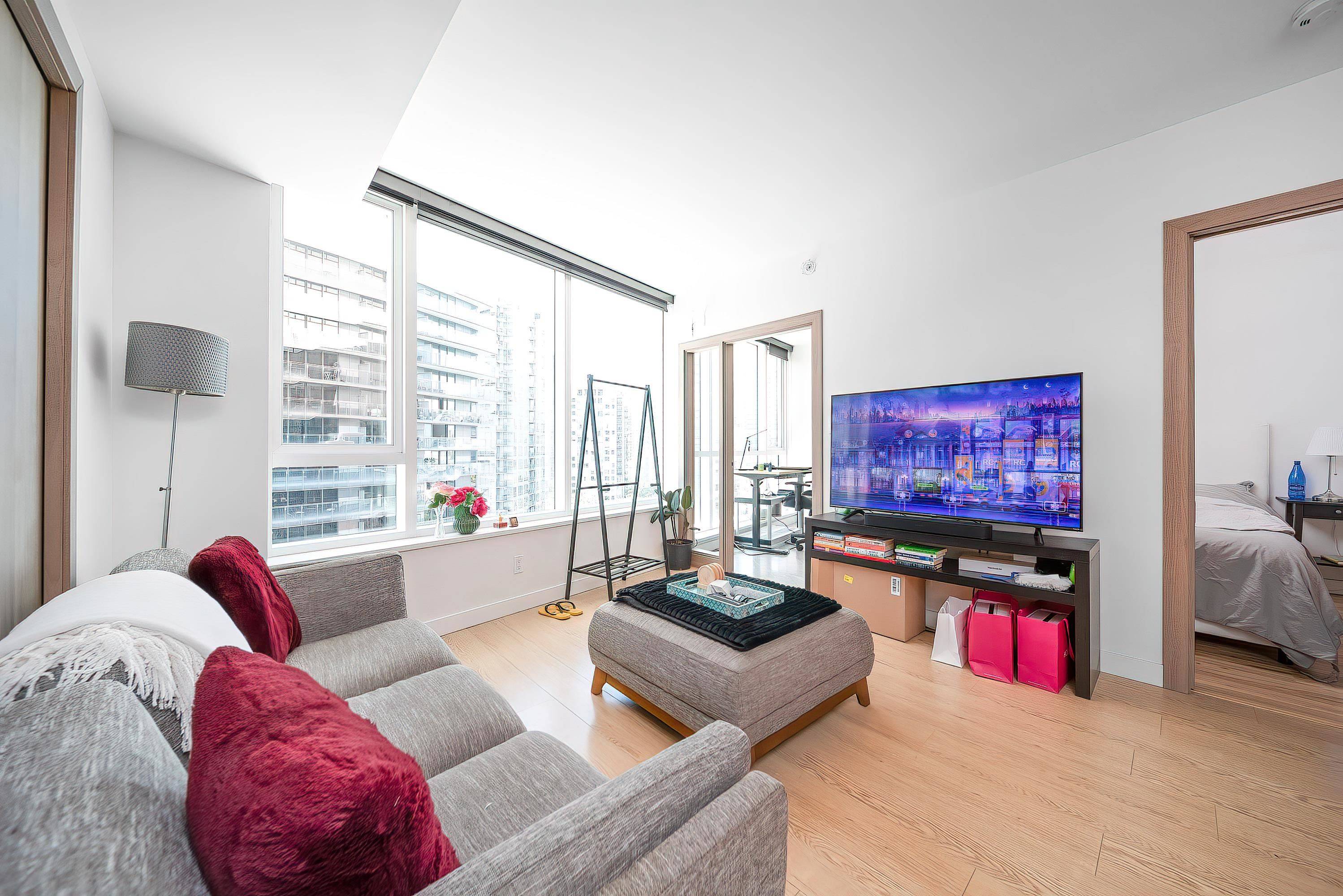 68 Smithe Street #1219 Vancouver, BC V6B 0P4