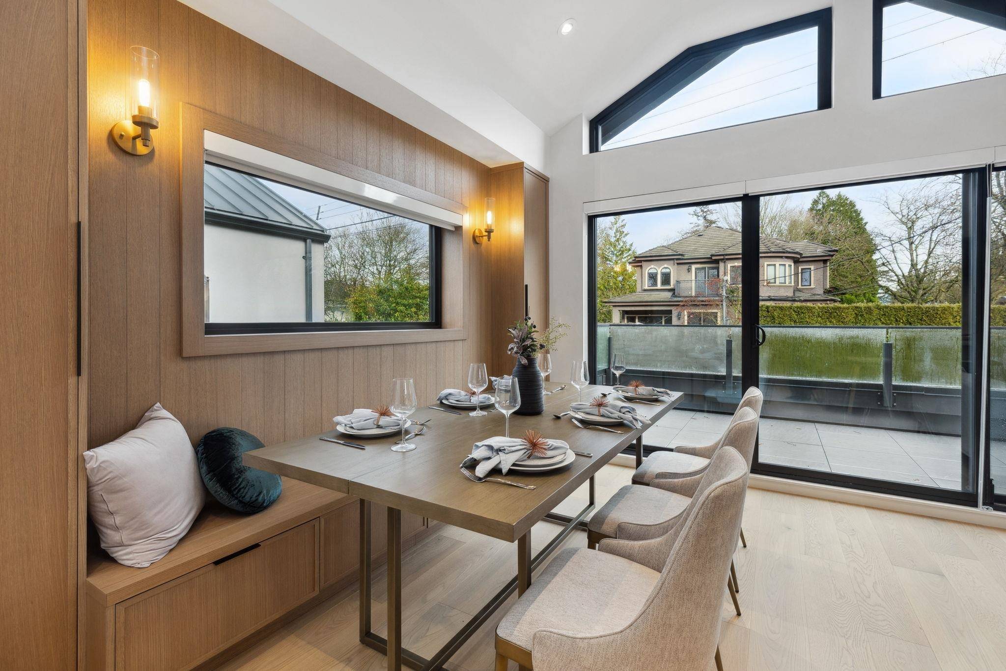 Vancouver, BC V6N 2T3,5253 Larch ST