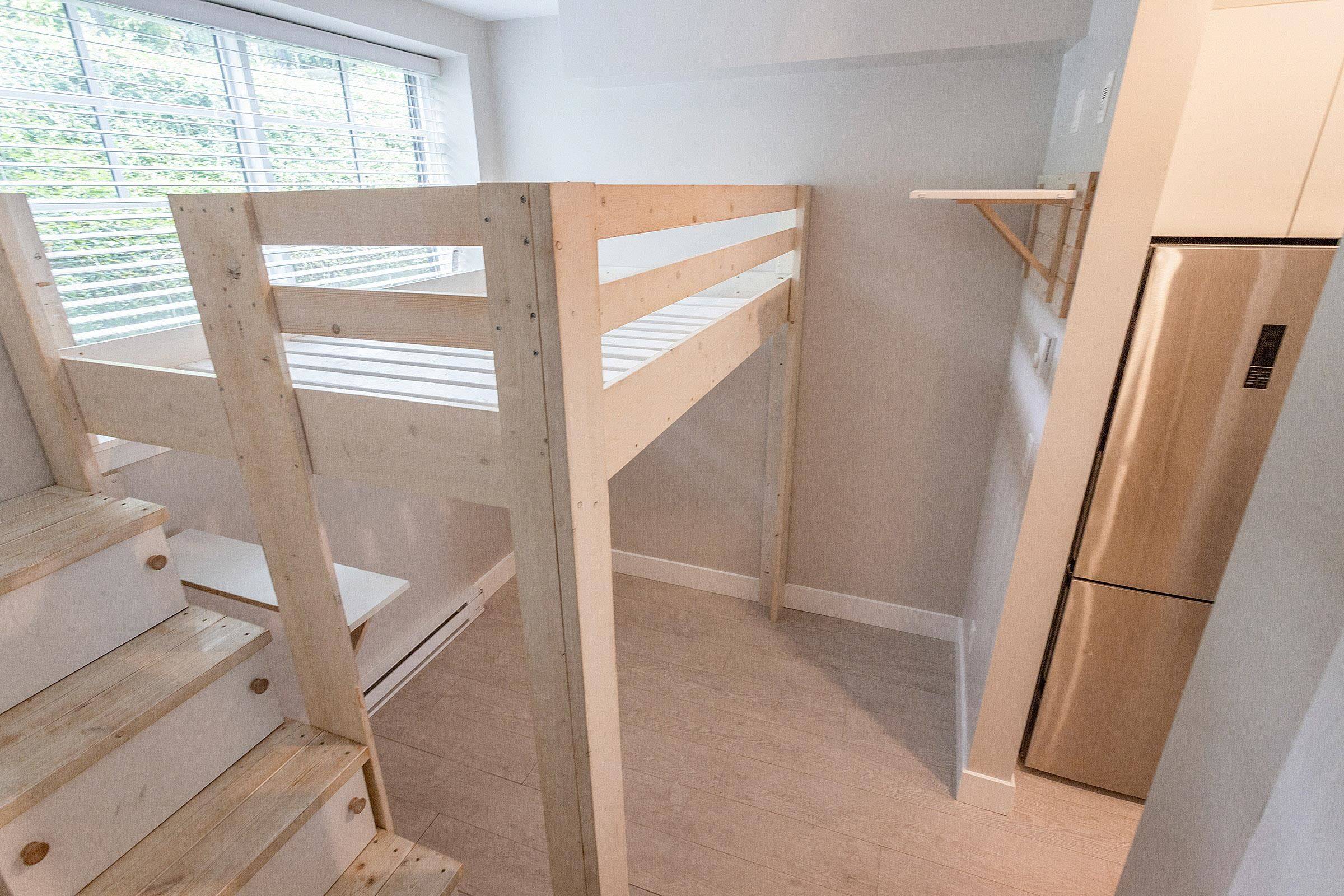 5152 Canada WAY #13 Burnaby, BC V5E 0C3