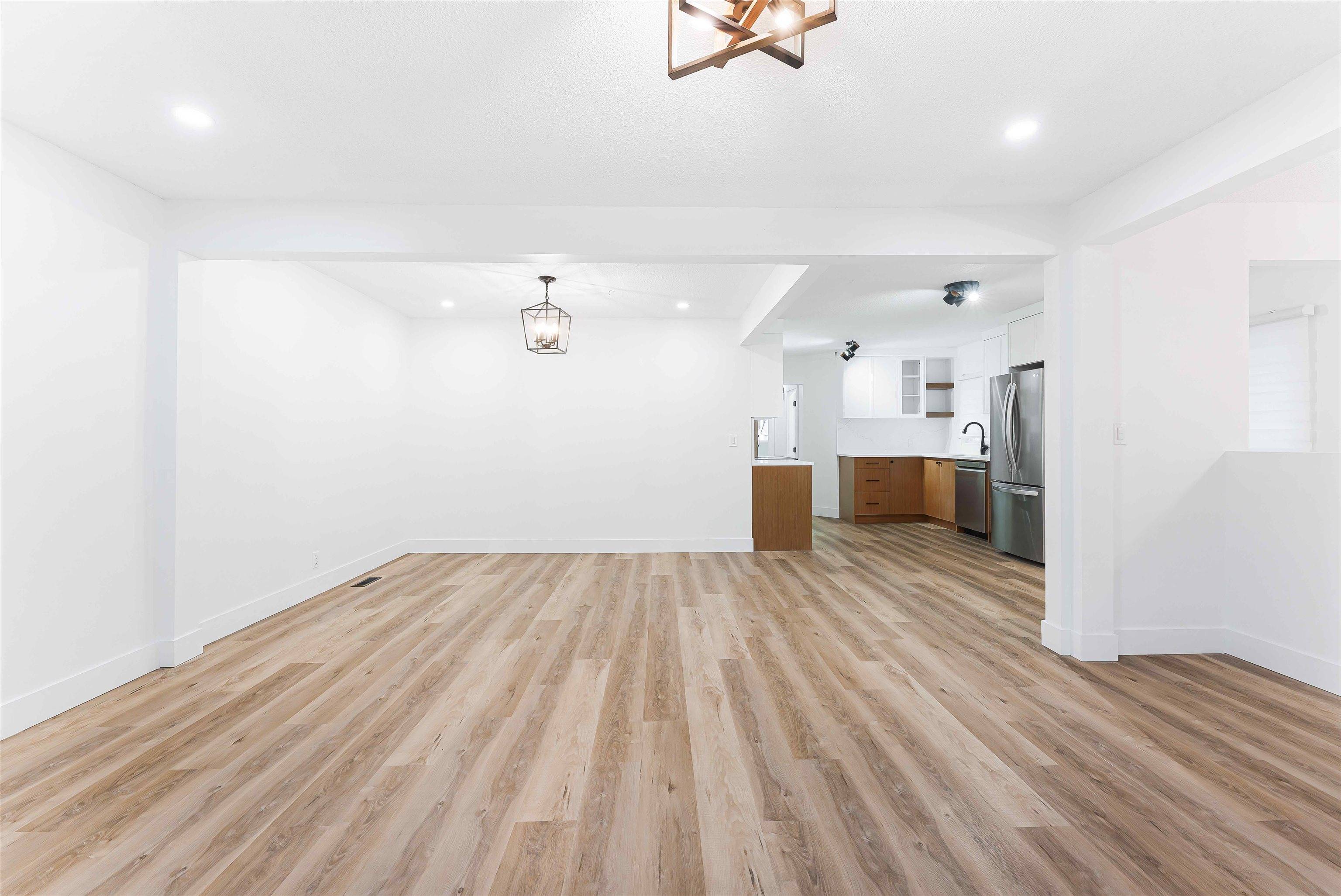 1567 Prairie AVE Port Coquitlam, BC V3B 1T6