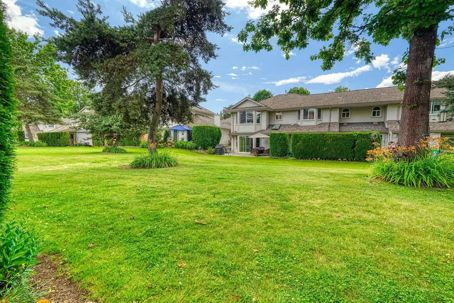 9045 Walnut Grove DR #102, Langley, BC V1M 2E1