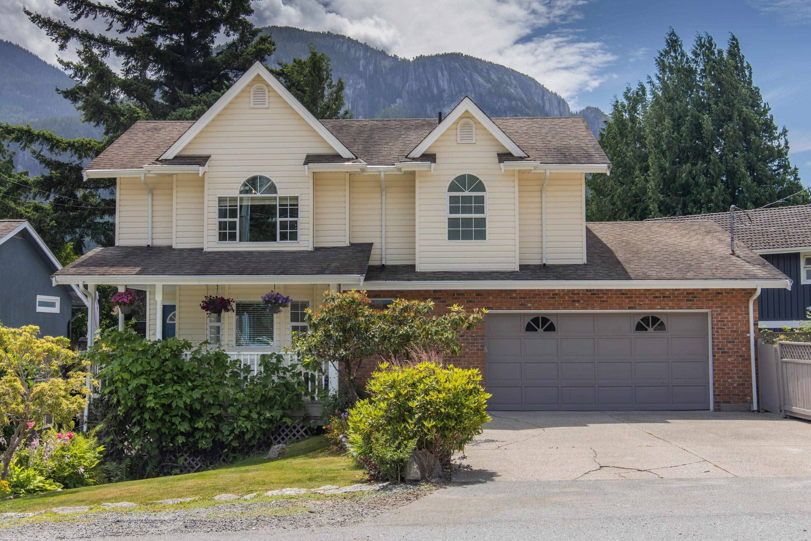 1752 Vista CRES, Squamish, BC V8B 0E1