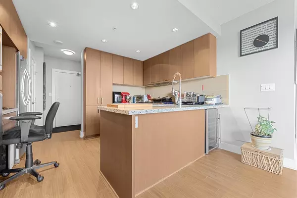 Coquitlam, BC V3B 7W4,1155 The High ST #2807