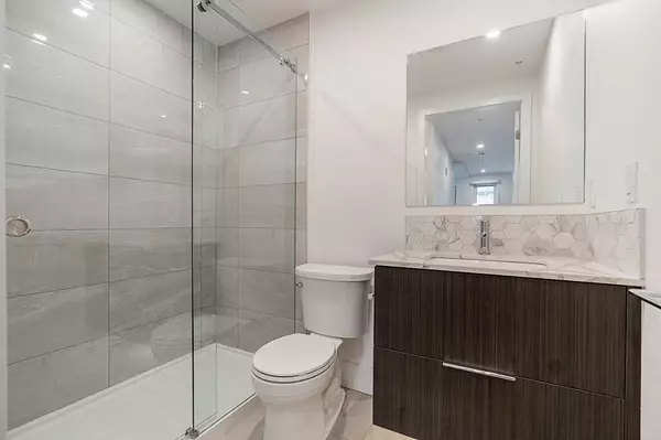 2085 E 1st AVE #109 Vancouver, BC V5N 1B6