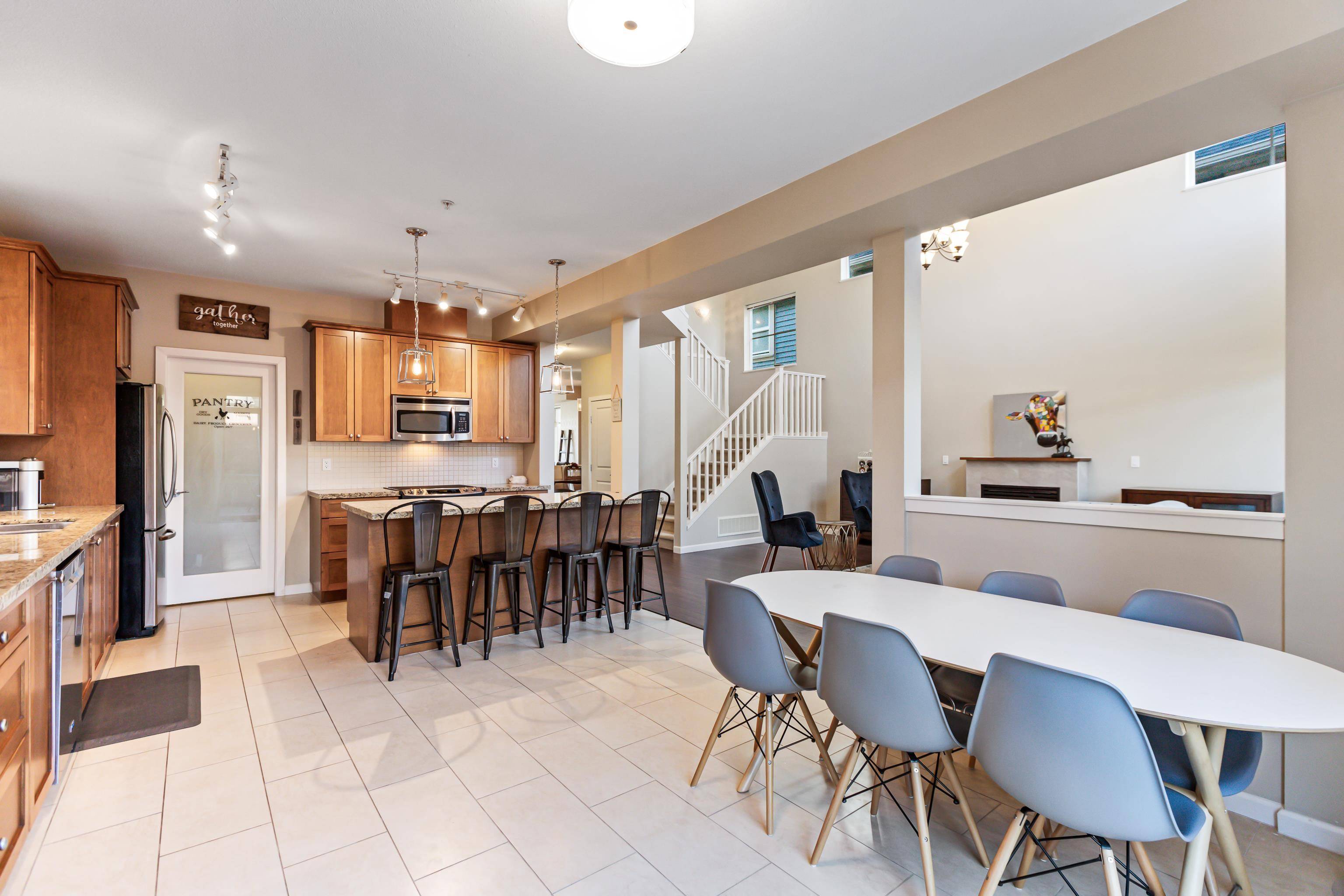 Maple Ridge, BC V2W 0E6,10138 241a ST