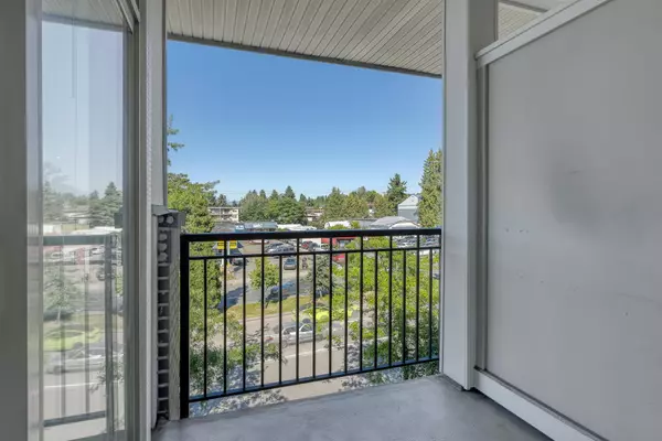 Surrey, BC V3T 0B5,13555 Gateway DR #316