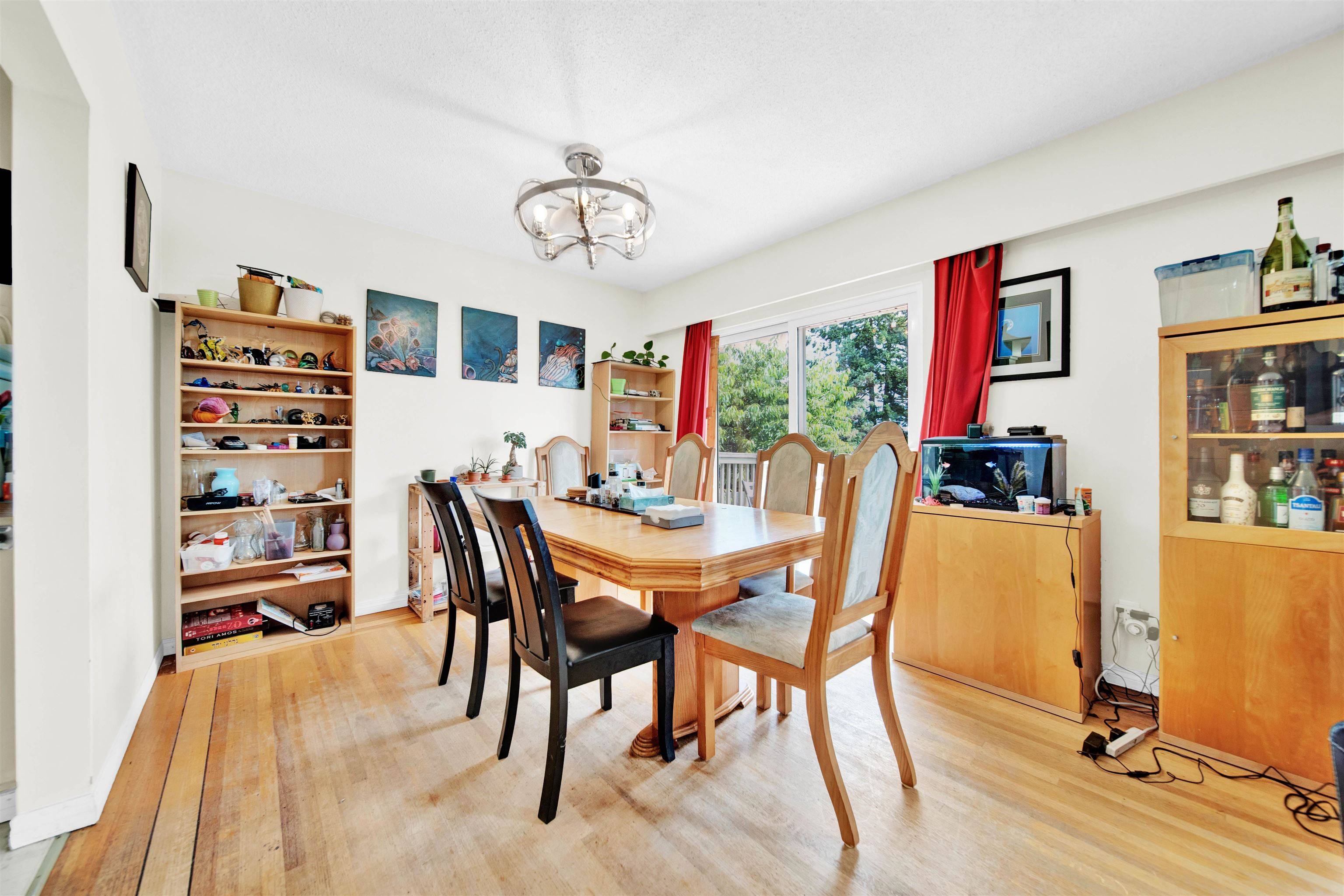 320 Seaforth CRES Coquitlam, BC V3K 2M4