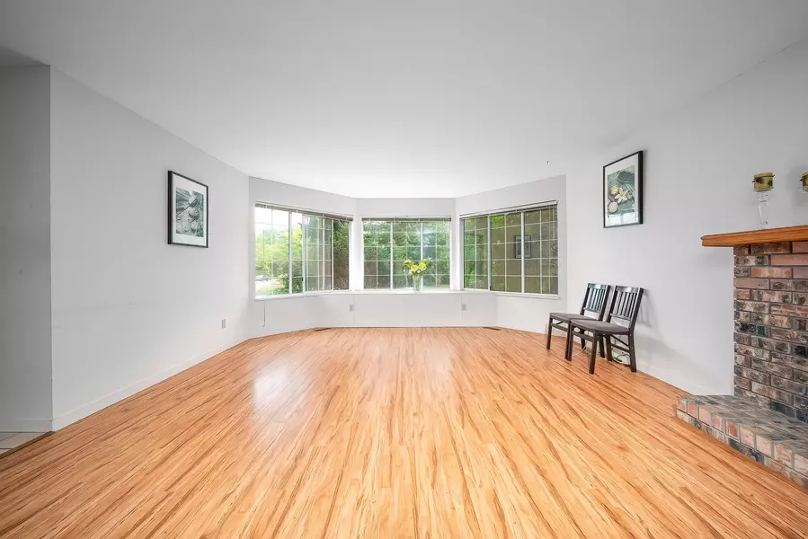 2085 153 ST, Surrey, BC V4A 8M8