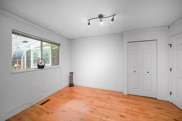 Surrey, BC V4A 8M8,2085 153 ST