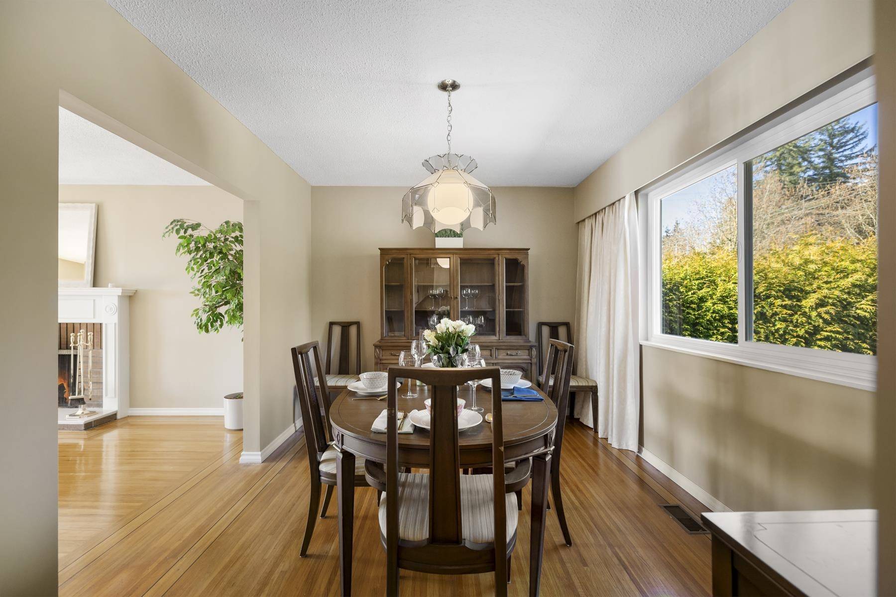 2932 Brixham RD North Vancouver, BC V7H 1C4