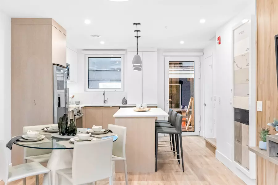 2250 E 1st AVE #315, Vancouver, BC V5N 1B6