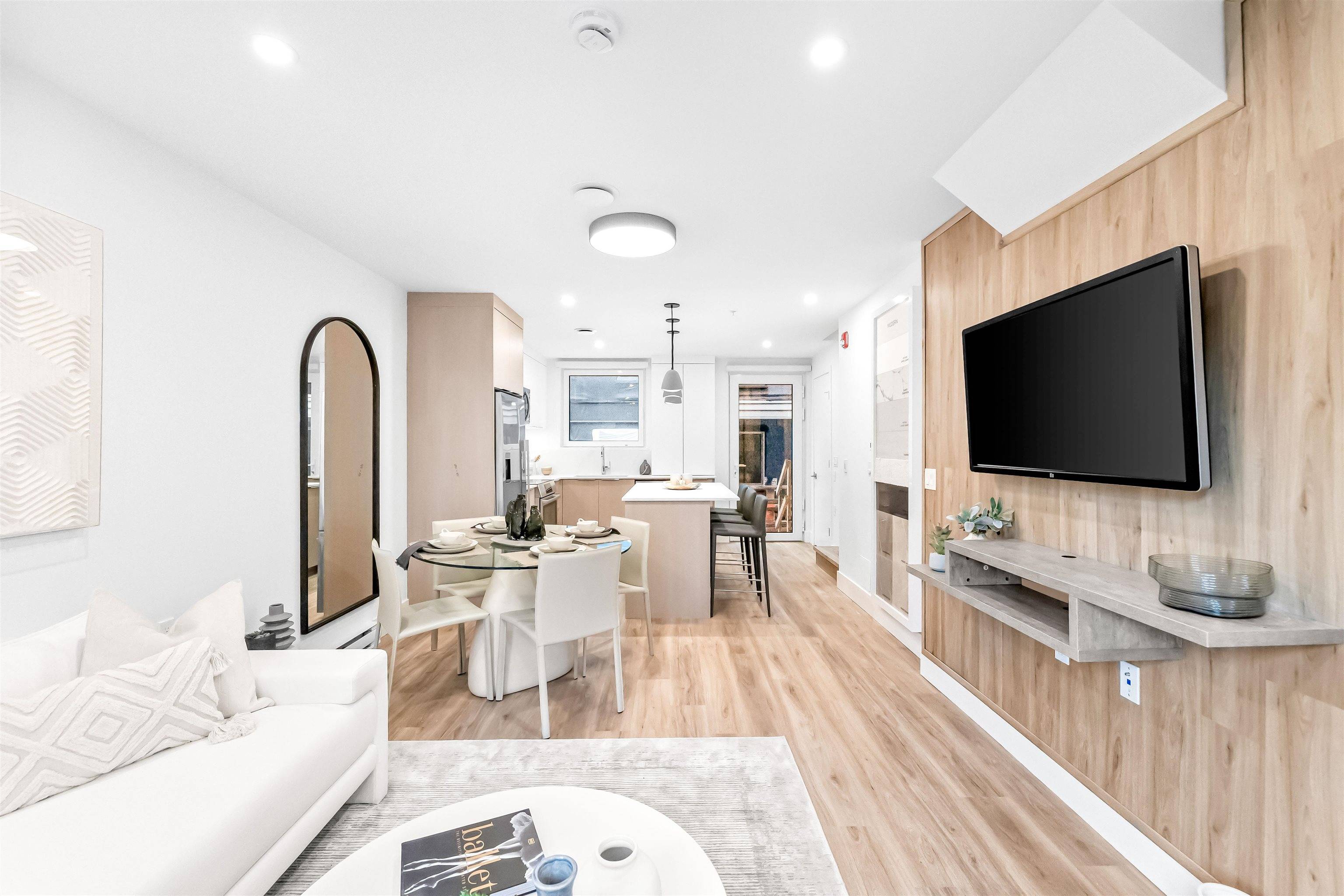 Vancouver, BC V5N 1B6,2250 E 1st AVE #315