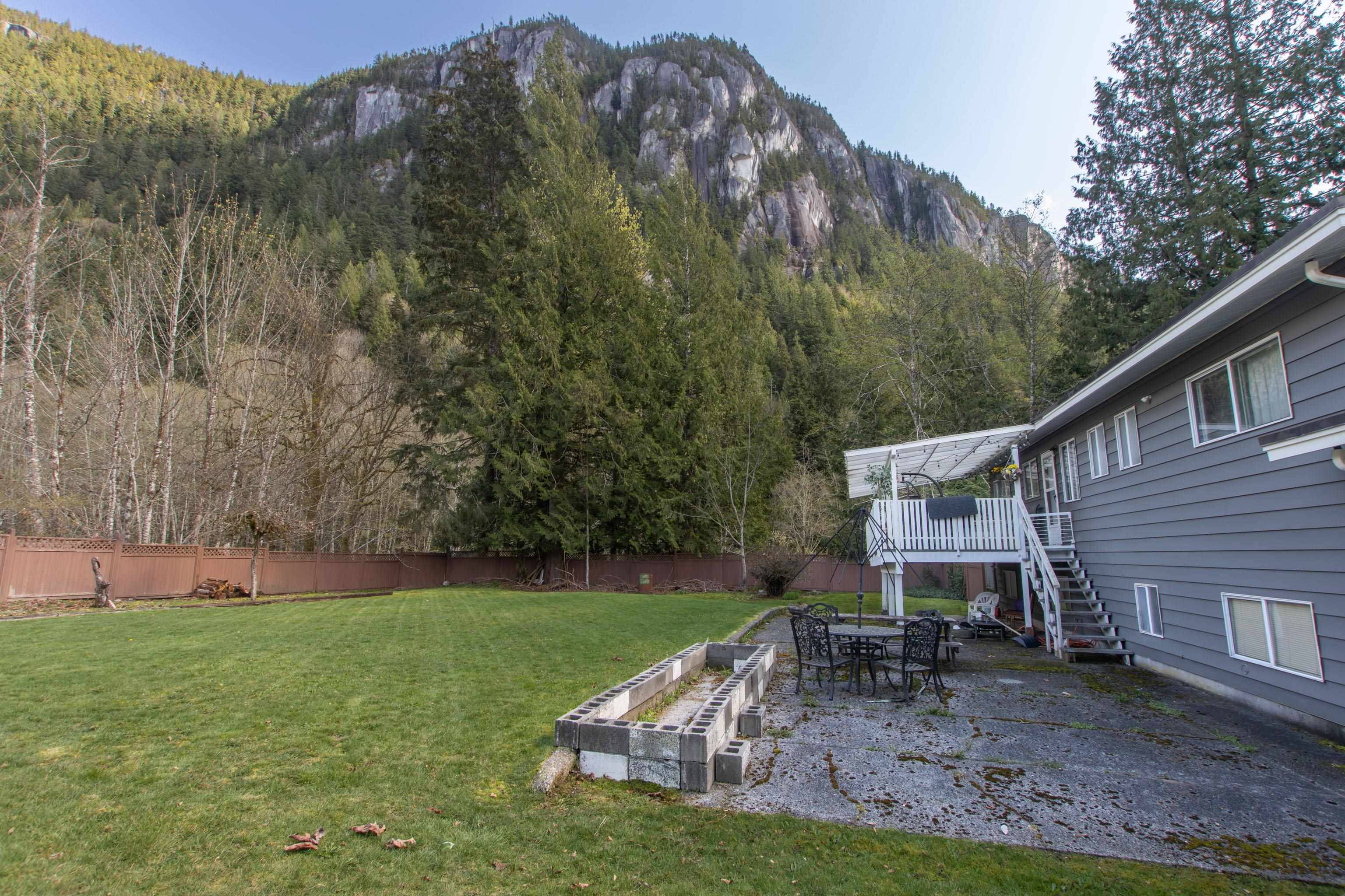 Squamish, BC V8B 0W8,2041 Spruce DR